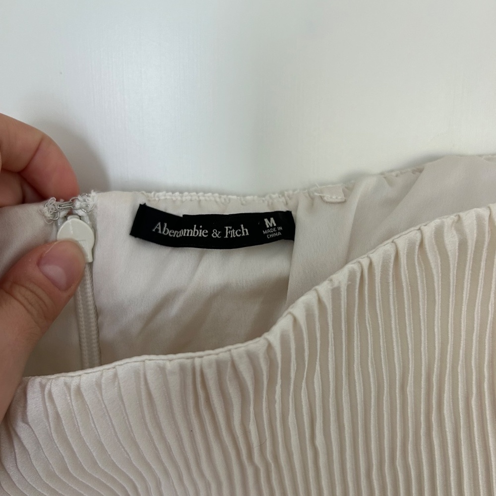 Abercrombie & Fitch Strapless Cream Pleated Midi Dress - Picture 2 of 2